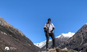 On the Way to Larkya La Pass