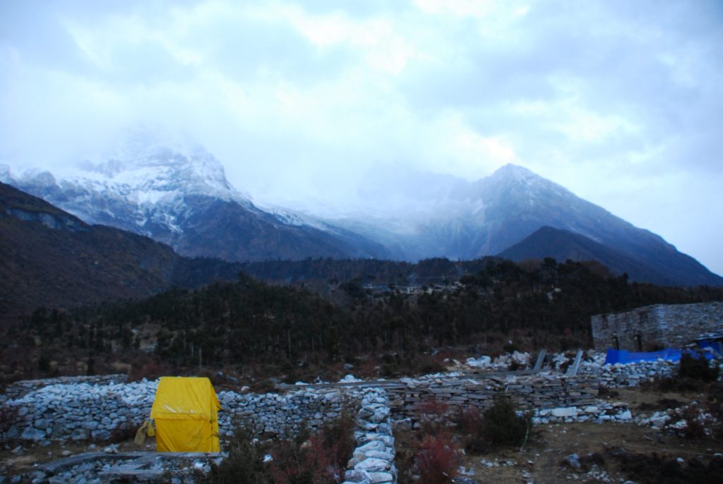 Camping trek in Manaslu